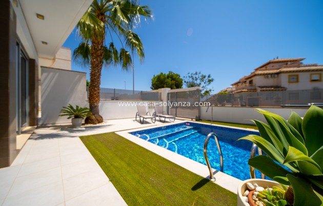 Resale - Villa - Orihuela Costa - Lomas de Cabo Roig