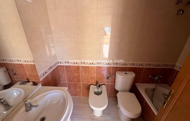 Resale - Apartment / flat - Guardamar del Segura - Puerto Deportivo
