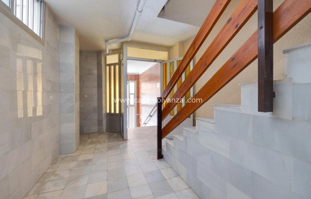 Resale - Apartment / flat - Torrevieja - Playa del Cura
