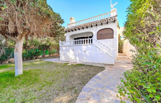 Resale - Villa - Orihuela Costa - La Zenia