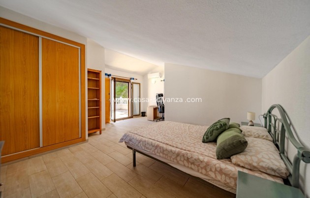 Resale - Villa - Orihuela Costa - La Zenia
