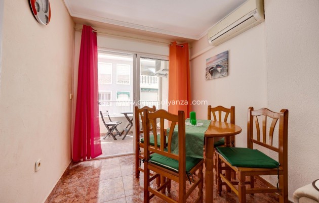 Resale - Apartment / flat - Torrevieja - Center