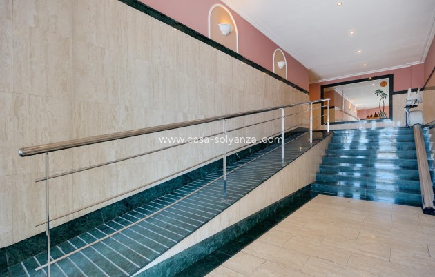 Resale - Apartment / flat - Torrevieja - Paseo Maritimo