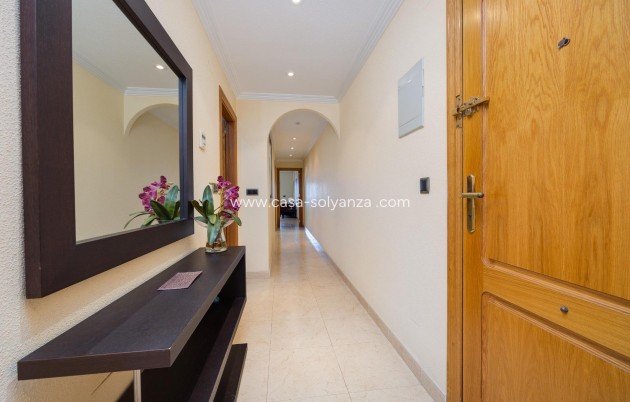 Resale - Apartment / flat - Torrevieja - Paseo Maritimo