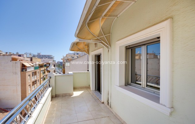 Resale - Apartment / flat - Torrevieja - Paseo Maritimo