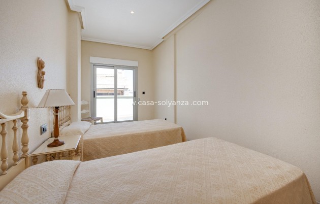 Resale - Apartment / flat - Torrevieja - Paseo Maritimo