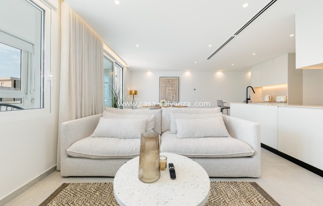 Herverkoop - Apartment - Penthouse - Torrevieja