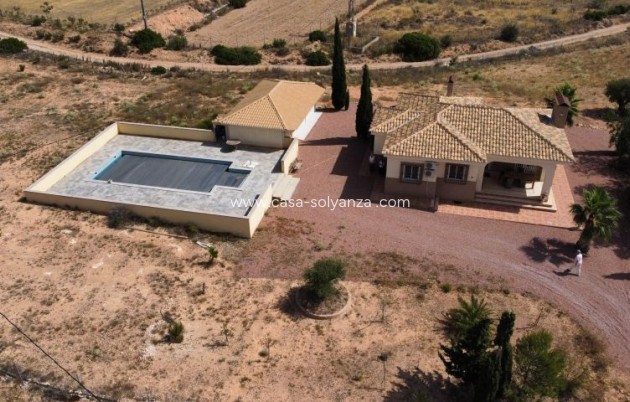 Resale - Villa - Hondón de las Nieves - Inland