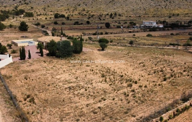 Resale - Villa - Hondón de las Nieves - Inland
