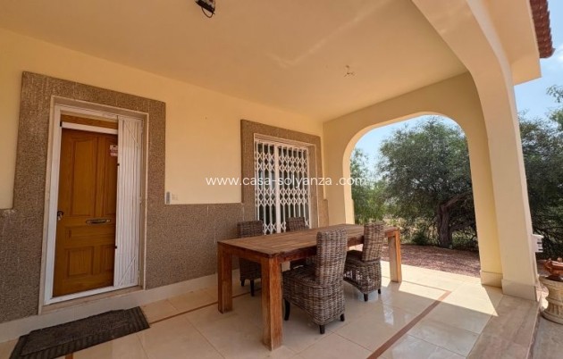 Resale - Villa - Hondón de las Nieves - Inland