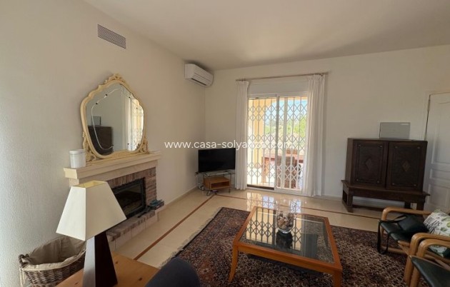 Resale - Villa - Hondón de las Nieves - Inland
