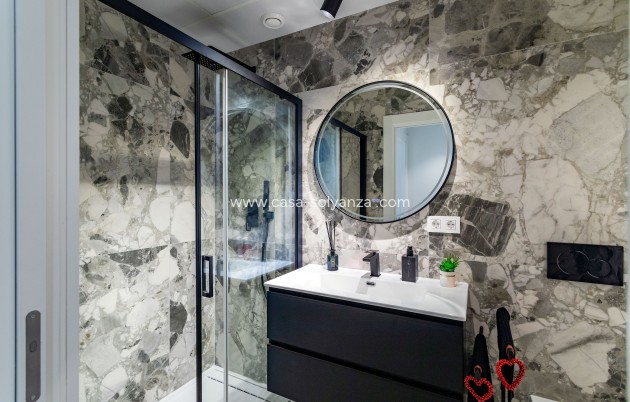 Obra nueva - Apartamento / piso - Finestrat