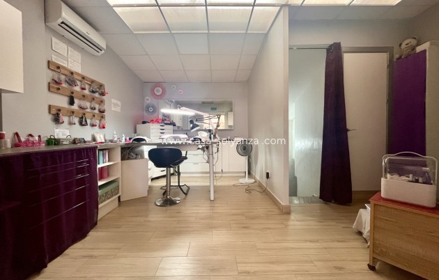 Resale - Commercial - Cabo Roig - Costa Blanca