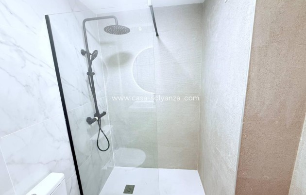 Resale - Apartment / flat - Torrevieja - Acequion