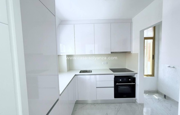 Resale - Apartment / flat - Torrevieja - Acequion