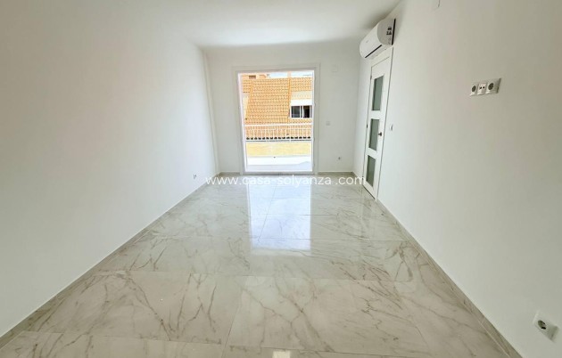 Resale - Apartment / flat - Torrevieja - Acequion