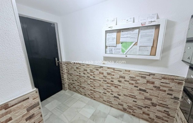 Resale - Apartment / flat - Torrevieja - Acequion