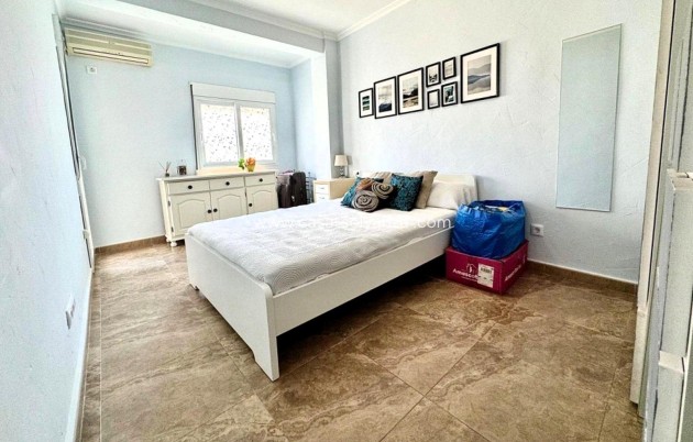 Reventa - Apartamento / piso - Torrevieja - Playa del Cura