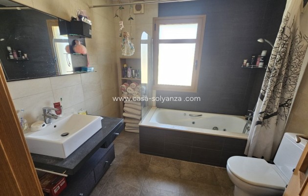 Resale - Villa - Sierra Cortina - Inland