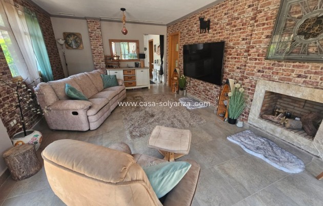 Resale - Villa - Sierra Cortina - Inland