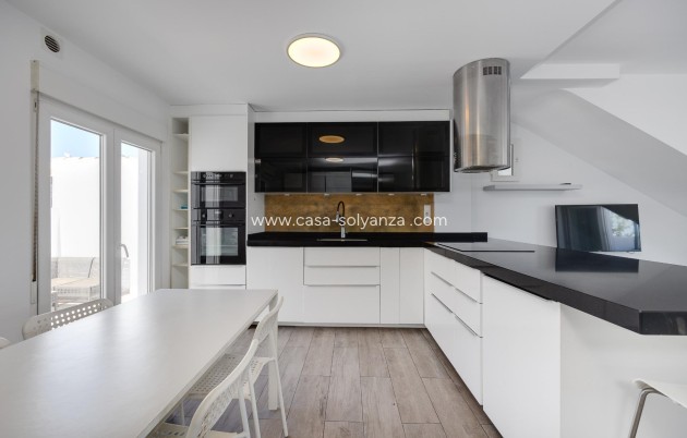 Resale - Villa - Torrevieja - Aguas nuevas