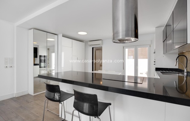 Resale - Villa - Torrevieja - Aguas nuevas