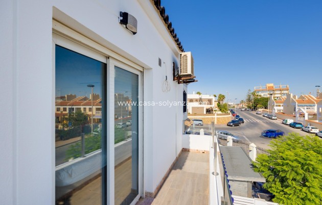 Resale - Villa - Torrevieja - Aguas nuevas