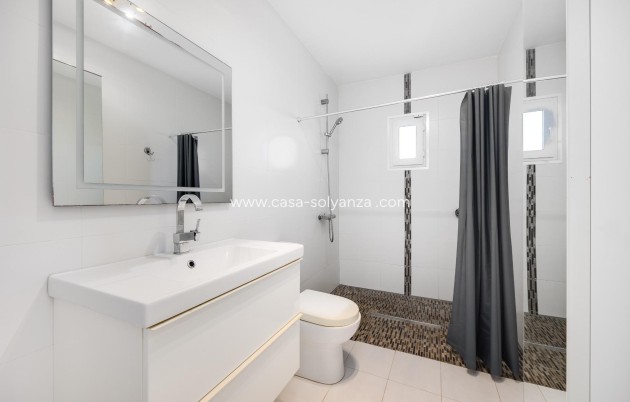 Resale - Villa - Torrevieja - Aguas nuevas