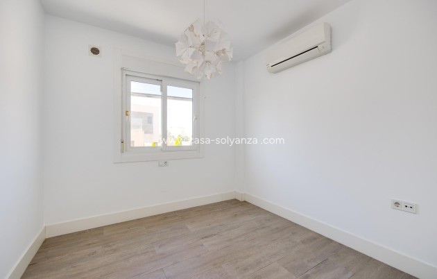 Resale - Villa - Torrevieja - Aguas nuevas
