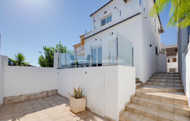 Resale - Villa - Torrevieja - Aguas nuevas