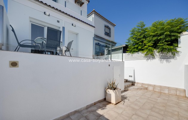 Resale - Villa - Torrevieja - Aguas nuevas