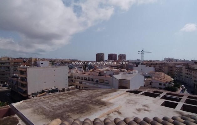 Resale - Apartment / flat - Torrevieja - Habaneras