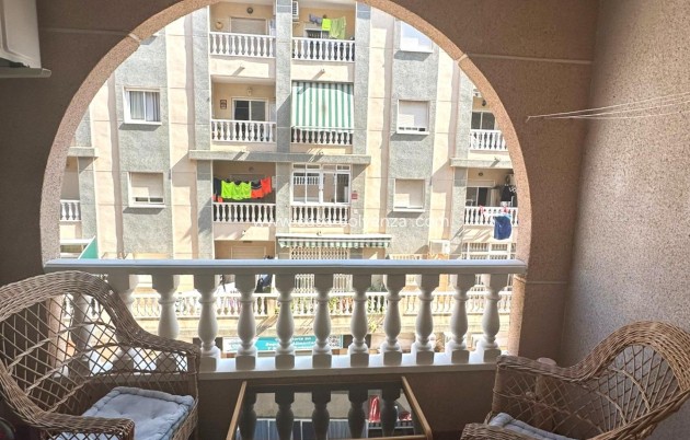 Resale - Apartment / flat - Torrevieja - Center