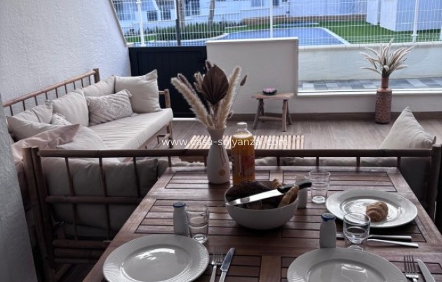 Resale - Apartment / flat - Los Balcones - Costa Blanca