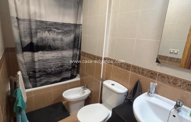 Resale - Apartment / flat - La Marina - Costa Blanca