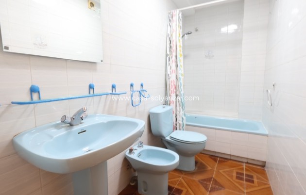 Resale - Apartment / flat - Punta Prima - Costa Blanca