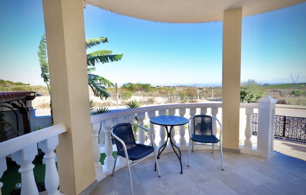 Reventa - Villa - San Miguel de Salinas - Inland