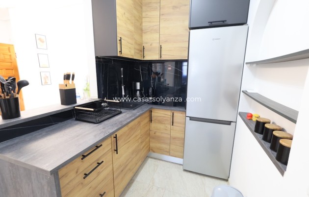 Resale - Apartment / flat - Playa Del Acequion - Costa Blanca