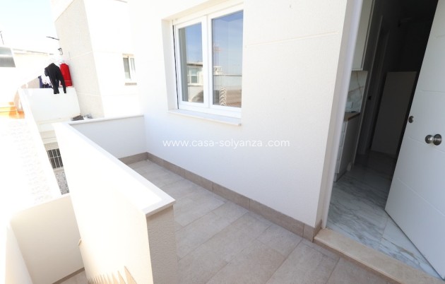 Resale - Villa - El Chaparral - Inland