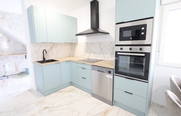 Resale - Villa - El Chaparral - Inland
