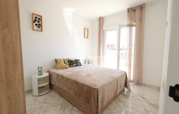 Resale - Villa - El Chaparral - Inland