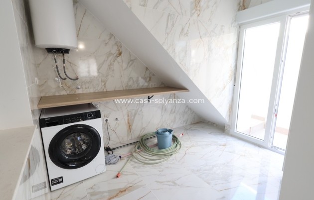Resale - Villa - El Chaparral - Inland
