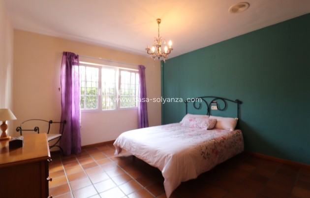 Resale - Villa - Mil Palmeras - Costa Blanca