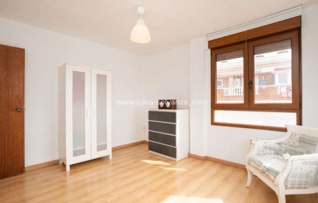 Resale - Apartment / flat - Playa Del Acequion - Costa Blanca