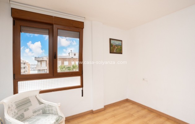 Resale - Apartment / flat - Playa Del Acequion - Costa Blanca