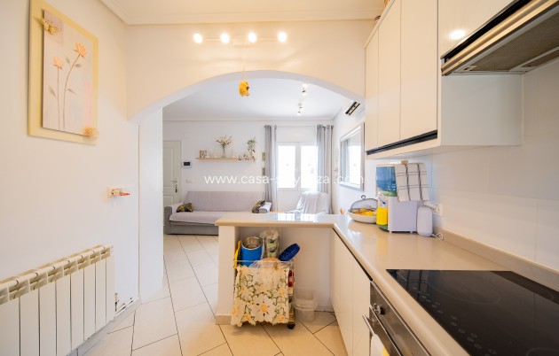 Resale - Villa - Orihuela Costa - La Florida