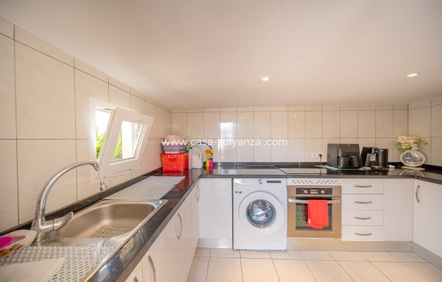 Resale - Villa - Orihuela Costa - La Florida