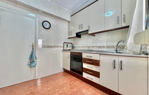 Resale - Apartment / flat - Torrevieja - Estacion Autobuses