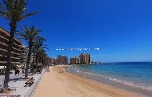 Resale - Apartment / flat - Torrevieja - Estacion Autobuses