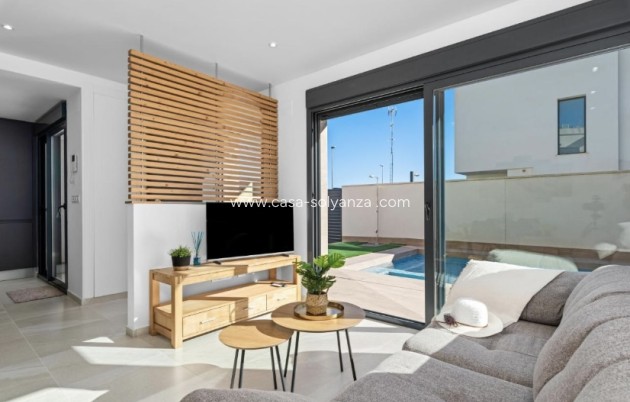 Resale - Villa - San Miguel de Salinas - Inland